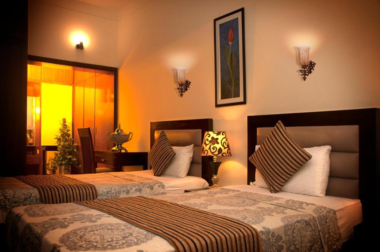 Royal Elegance Hotel Лахор Екстериор снимка