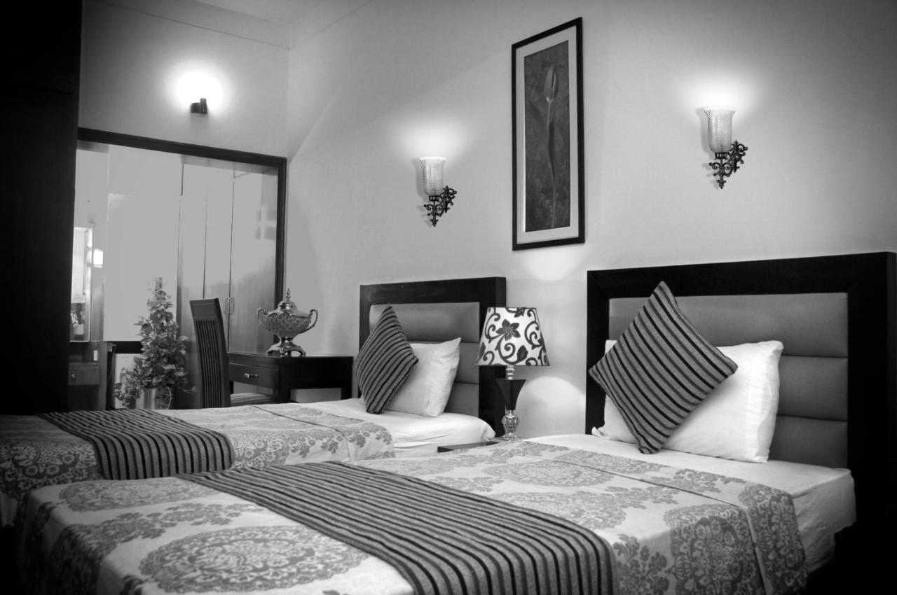 Royal Elegance Hotel Лахор Екстериор снимка