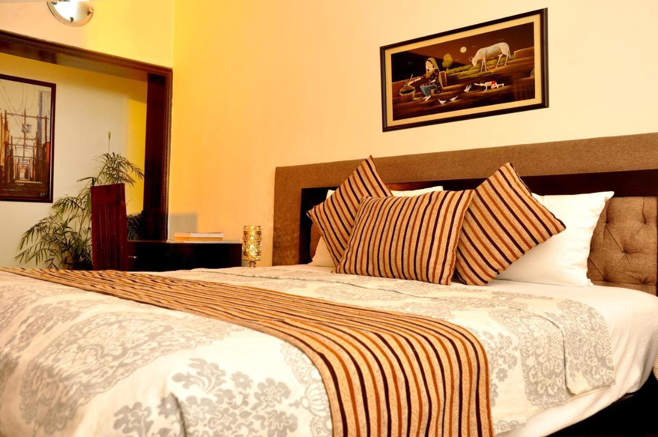 Royal Elegance Hotel Лахор Екстериор снимка