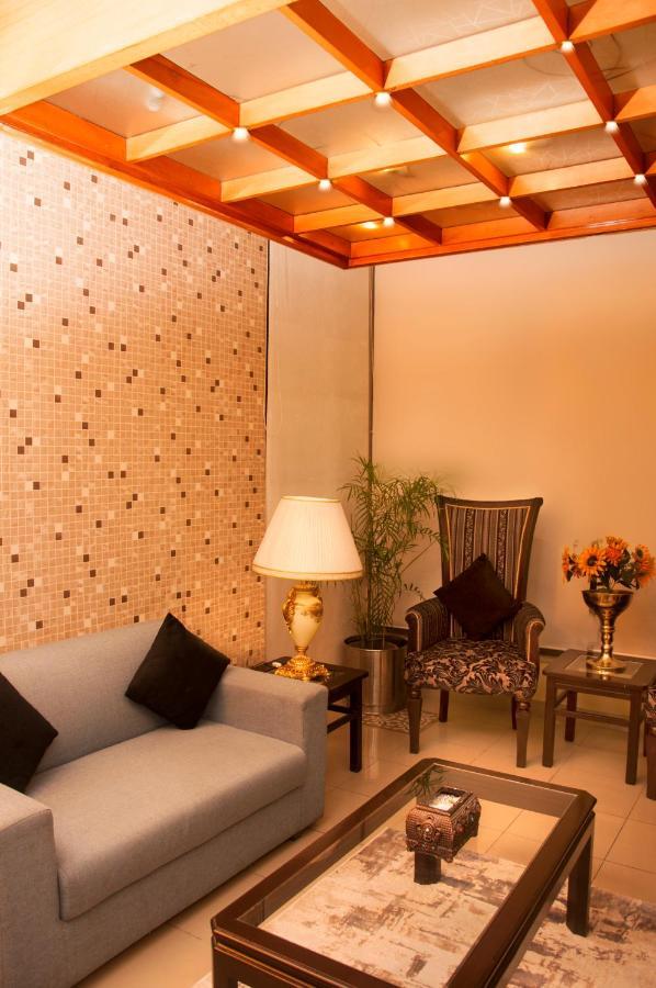 Royal Elegance Hotel Лахор Екстериор снимка