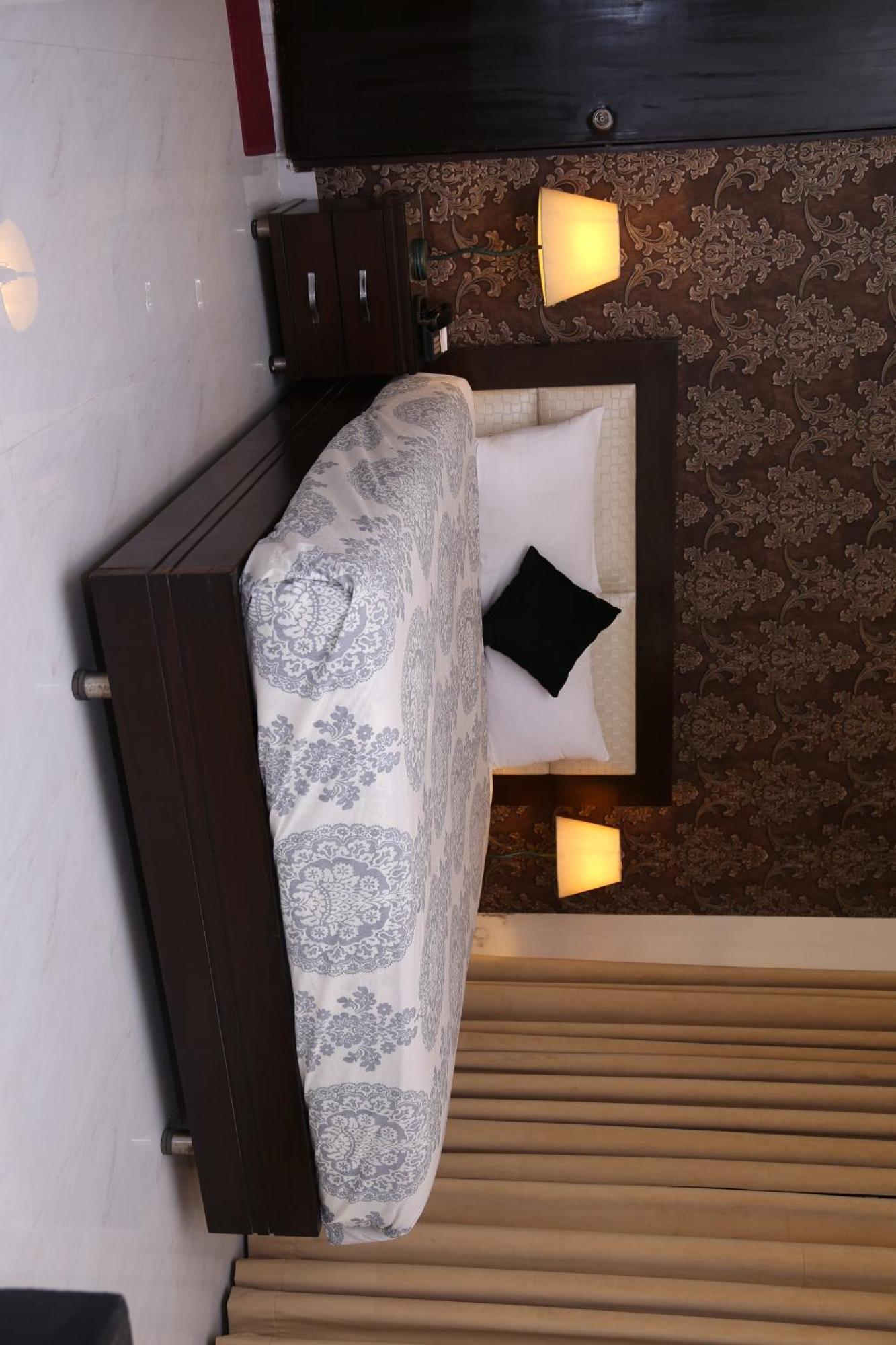 Royal Elegance Hotel Лахор Екстериор снимка
