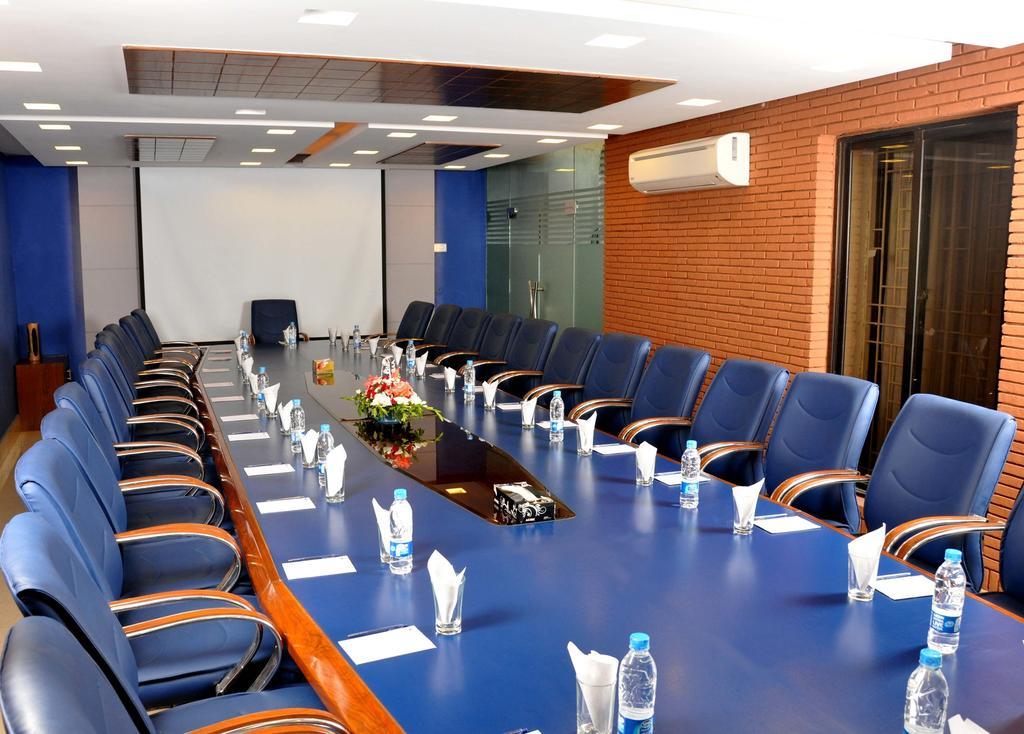 Royal Elegance Hotel Лахор Екстериор снимка