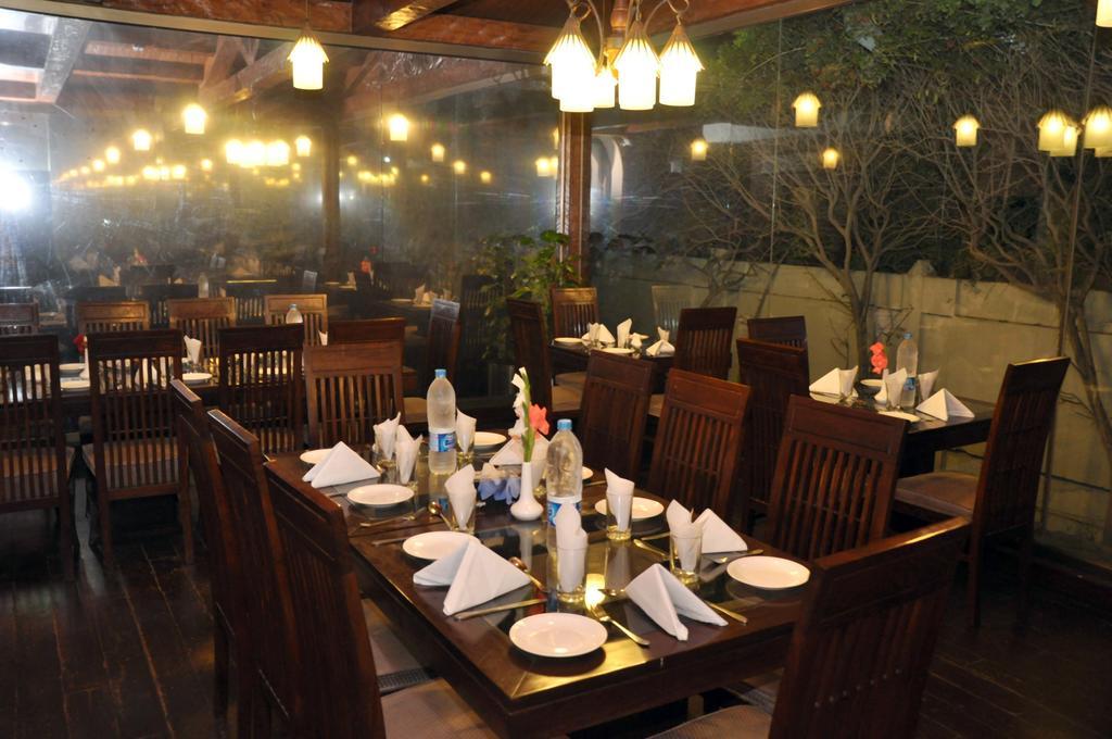 Royal Elegance Hotel Лахор Екстериор снимка